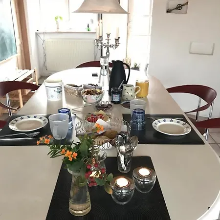 Praestogaard Bed and Breakfast *